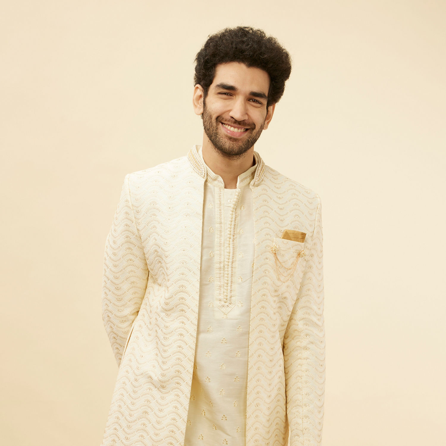 Not finding the time to extensively pick the perfect wedding attire - take  a look at www.manyavar.com/… | Prince coat, Engagement dress for men,  Traditional outfits
